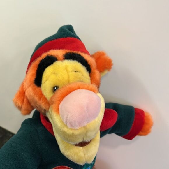 Disney Winnie the pooh Tiger Christmas snowman sweater plush Santa Hat - Picture 2 of 9